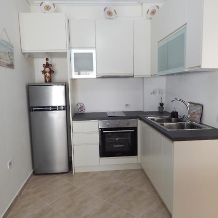 Modern Spacious 1 Bedroom Flat Next To The Beach Wlora Zewnętrze zdjęcie