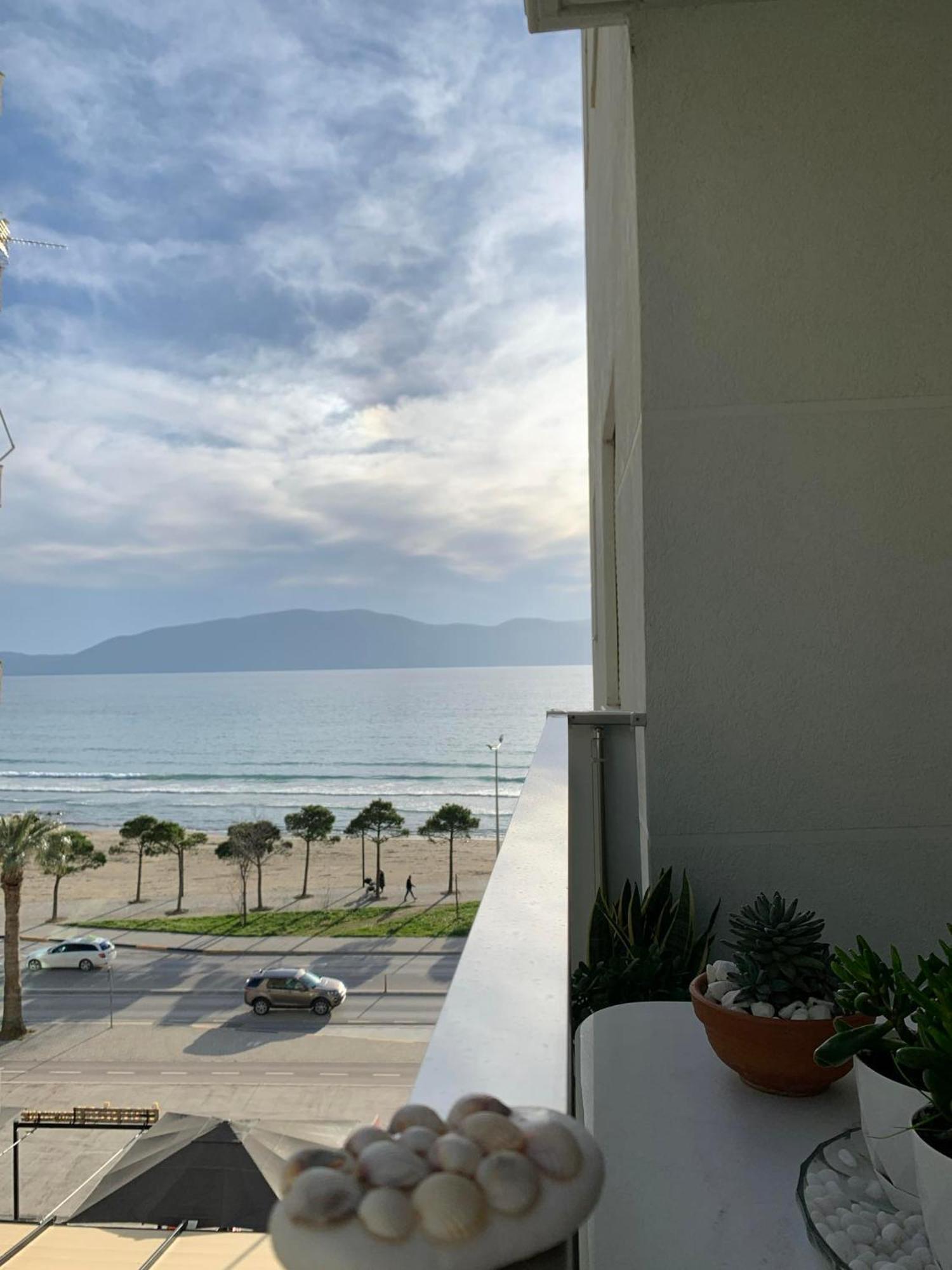 Modern Spacious 1 Bedroom Flat Next To The Beach Wlora Zewnętrze zdjęcie